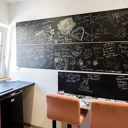 De La Marquise - Designed By C.m *