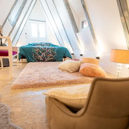 De La Marquise - Designed By C.m *