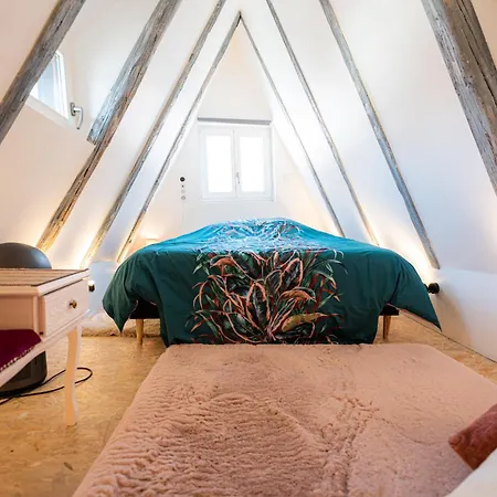 De La Marquise - Designed By C.m Apartment